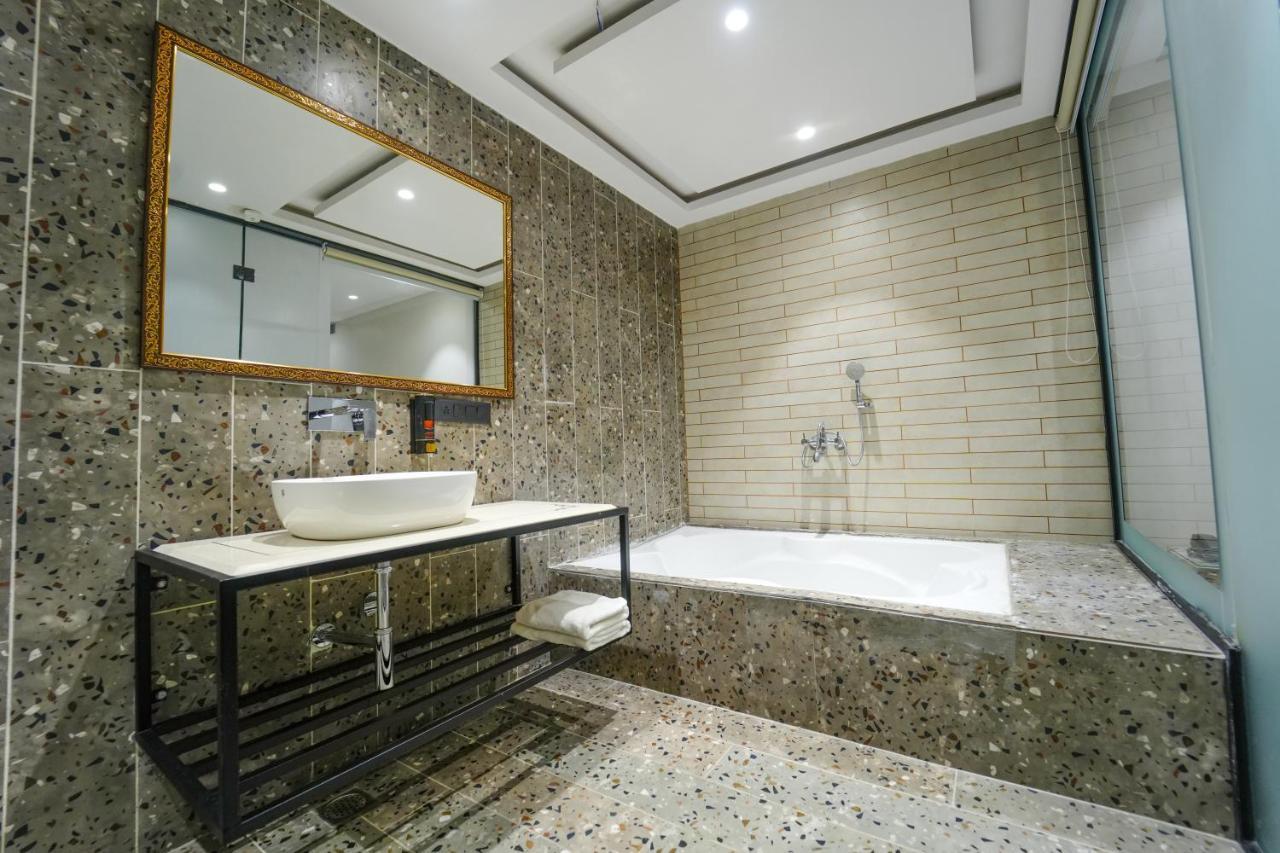 Clay Inn Hotels, Paschim Vihar Delhi Zewnętrze zdjęcie