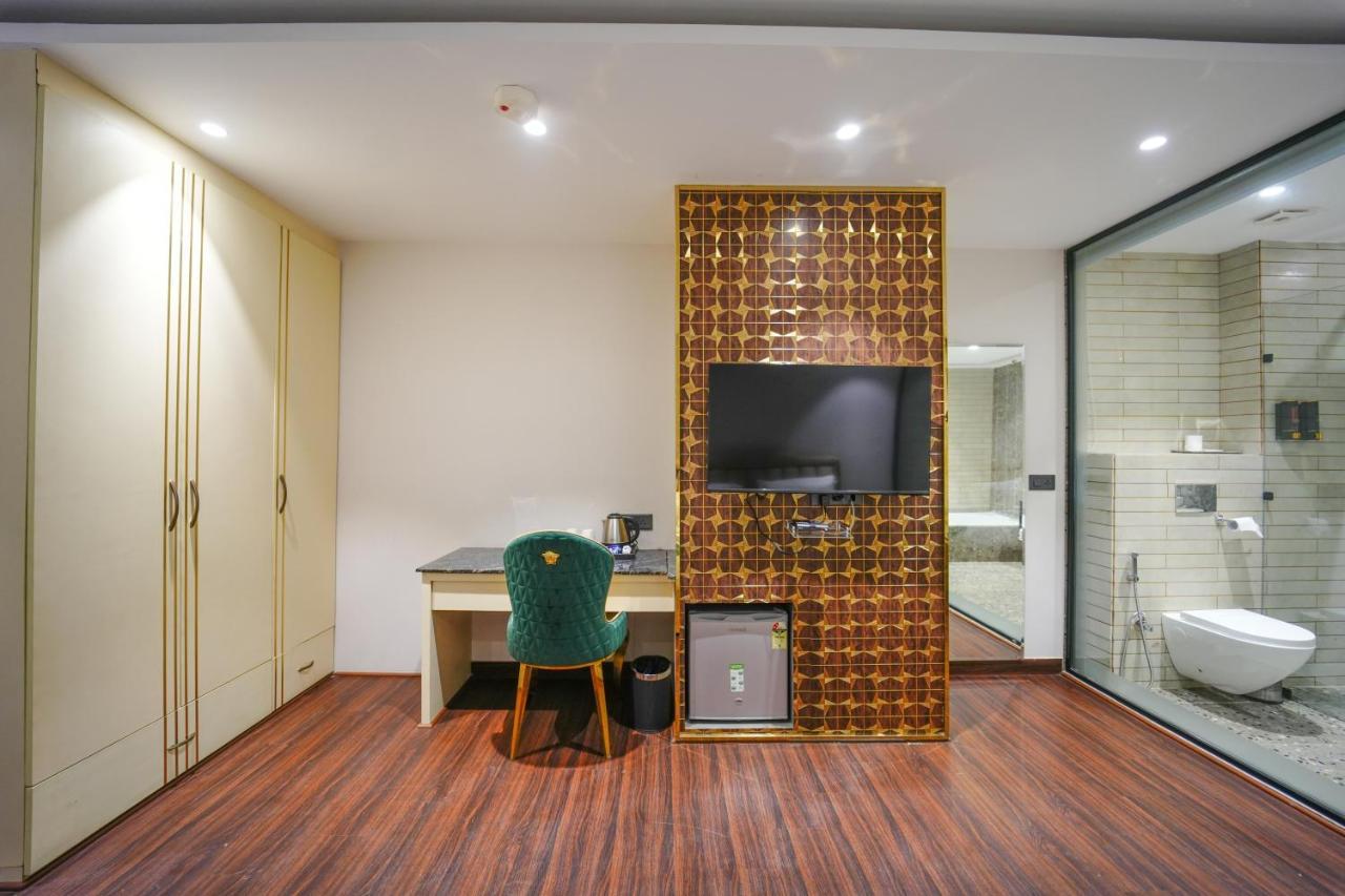 Clay Inn Hotels, Paschim Vihar Delhi Zewnętrze zdjęcie