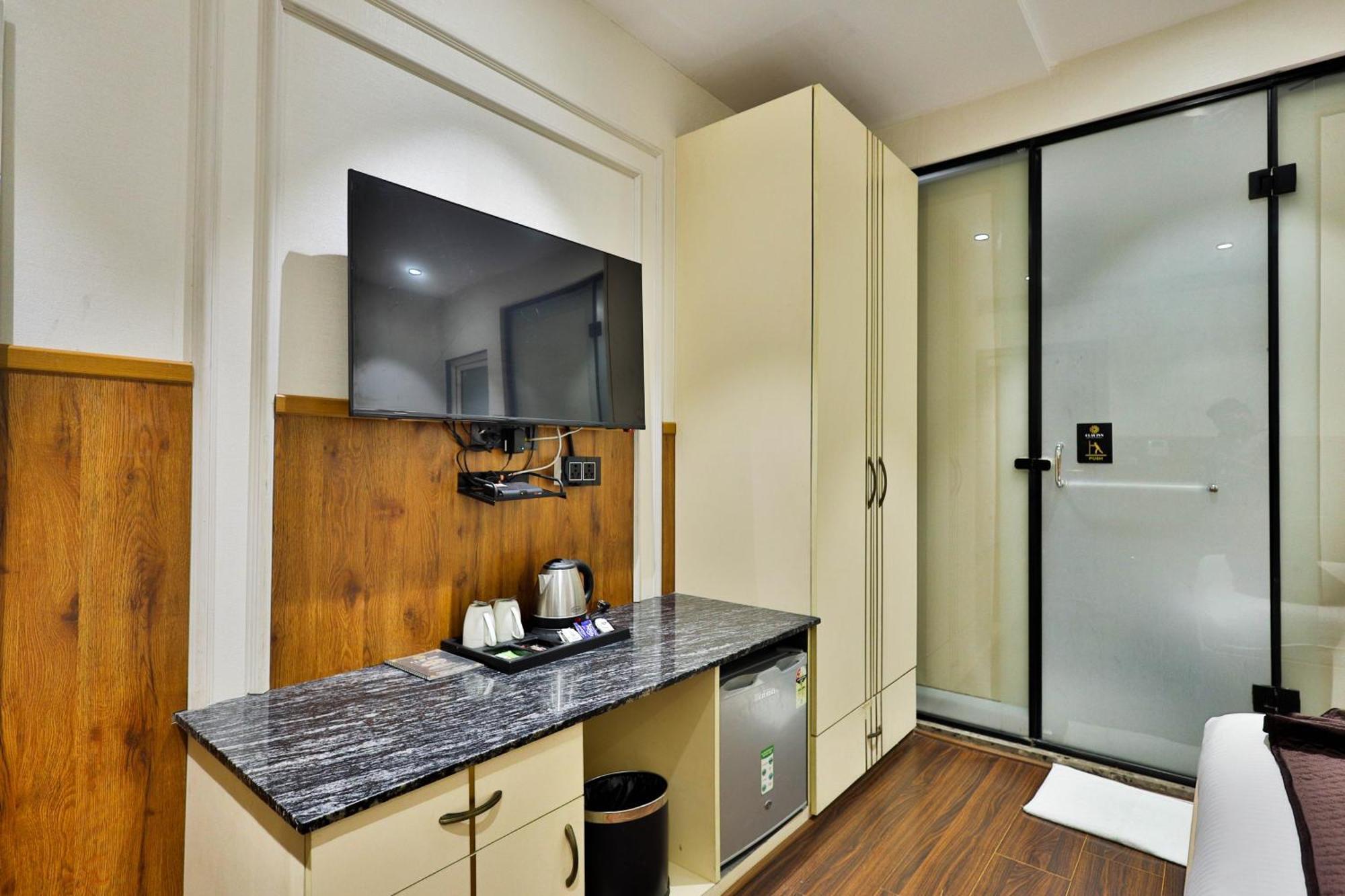 Clay Inn Hotels, Paschim Vihar Delhi Zewnętrze zdjęcie