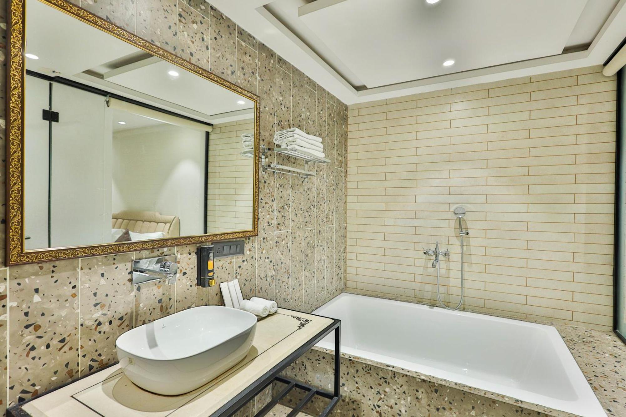 Clay Inn Hotels, Paschim Vihar Delhi Zewnętrze zdjęcie