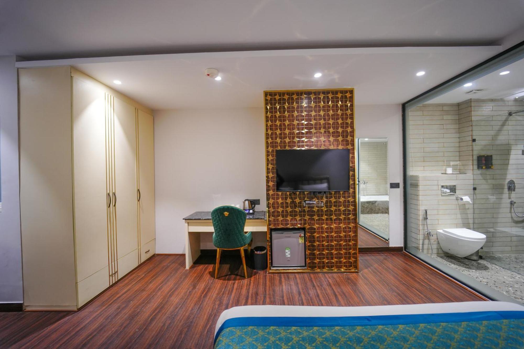 Clay Inn Hotels, Paschim Vihar Delhi Zewnętrze zdjęcie