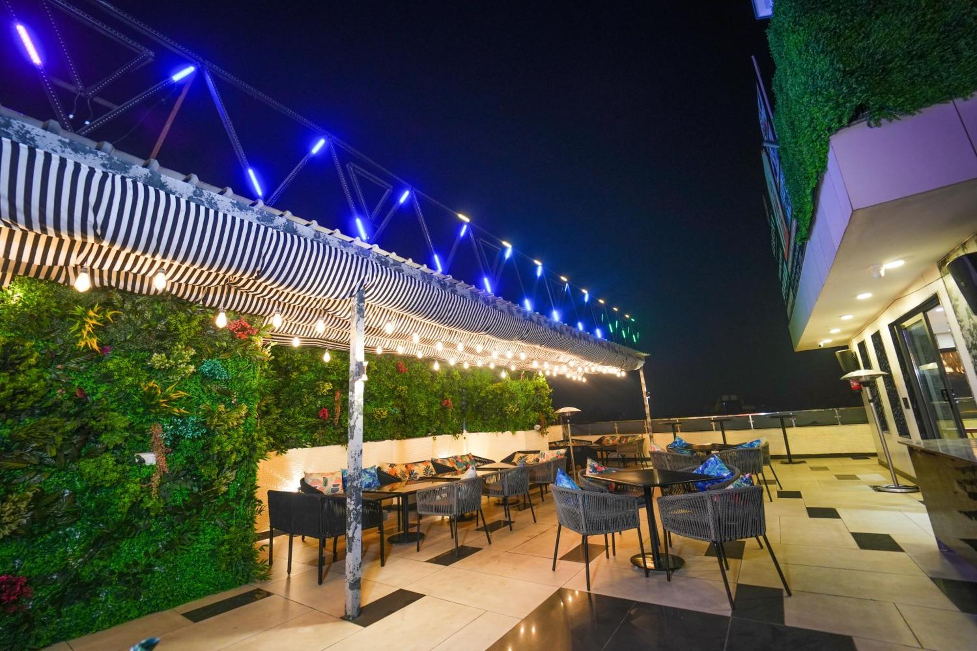 Clay Inn Hotels, Paschim Vihar Delhi Zewnętrze zdjęcie