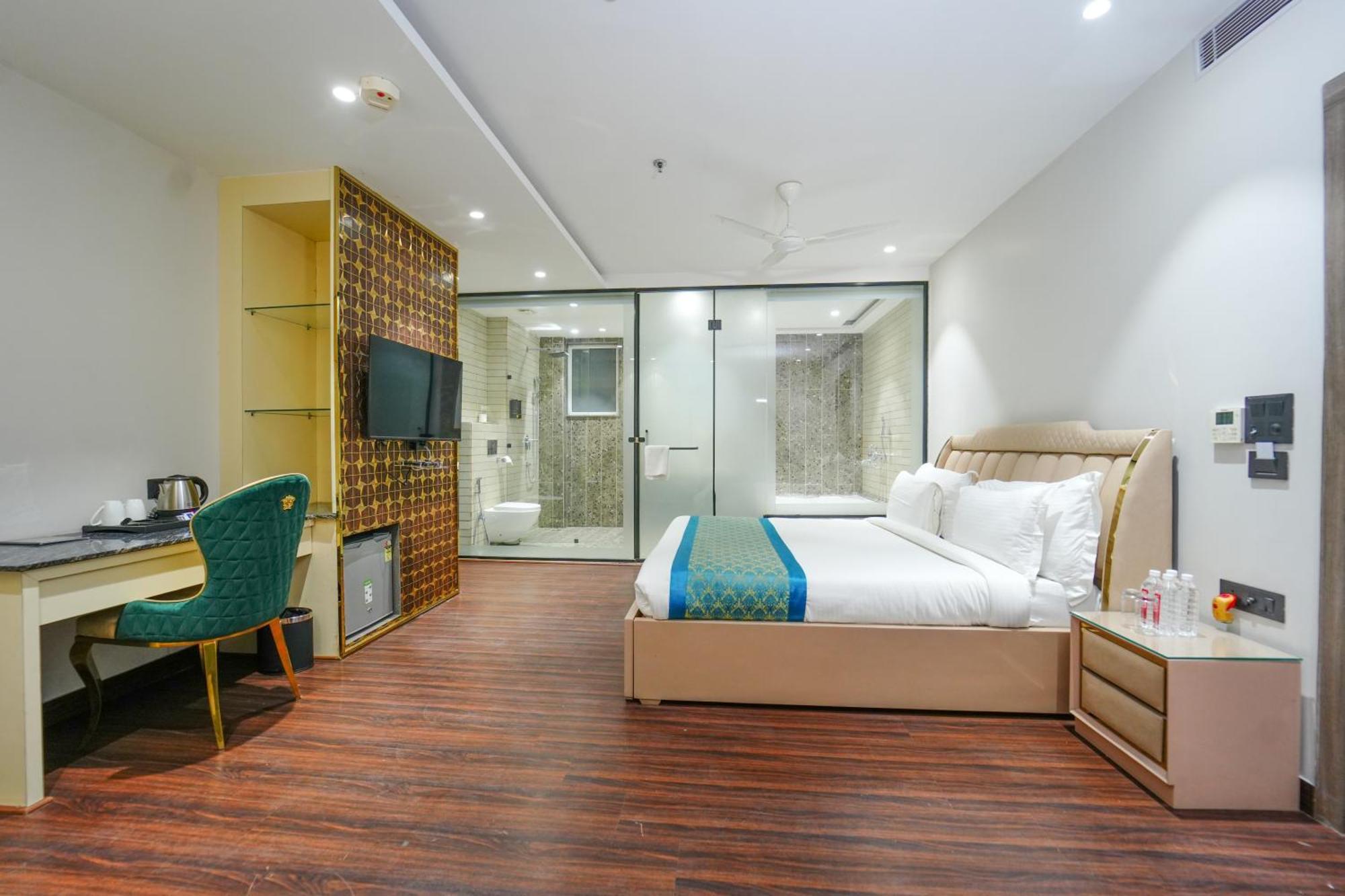 Clay Inn Hotels, Paschim Vihar Delhi Zewnętrze zdjęcie